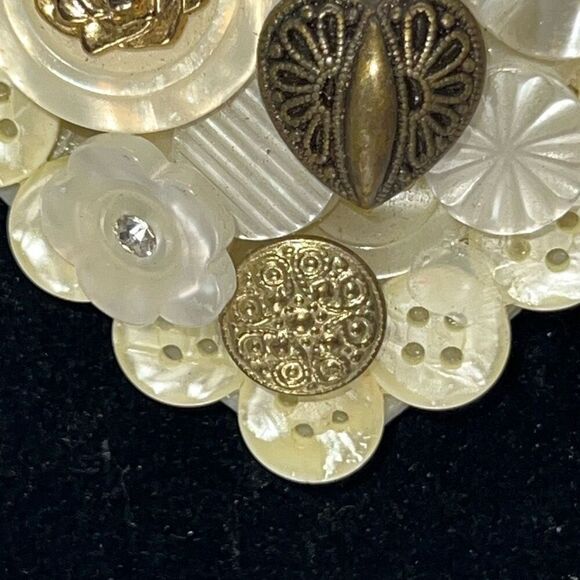 Vintage Button Brooch Pin White Gold Tone Hand Designed Classic Sewing Estate - Picture 6 of 7